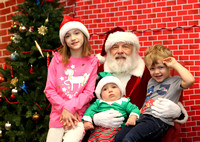 Pictures with Santa at Londonderry South Elementary School - 11-2018